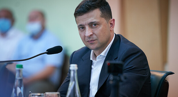 Рейтинг Зеленского: доверие населения падает, а желание досрочных выборов выросло почти вдвое