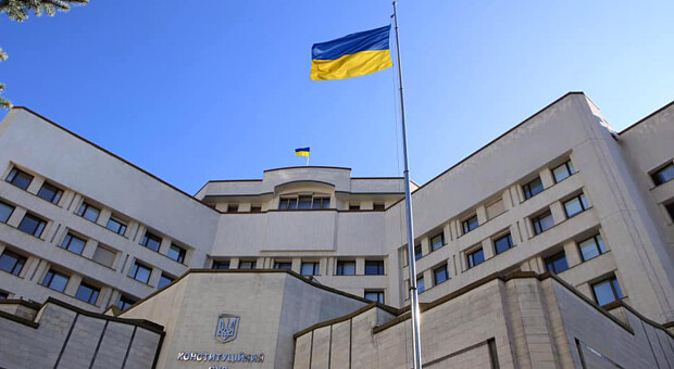 Загроза безвізу й відносинам з МВФ: як впливає на Україну скасування частини антикорупційних законів