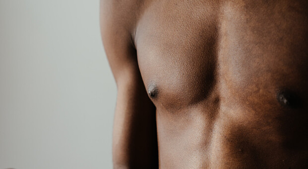 Що подарувати на 14 лютого коханому. 5 сексуальних чоловічих ароматів