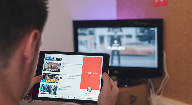 Чайові для блогерів: YouTube тестує новий сервіс для заробітку на платформі
