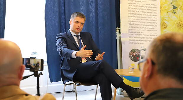 Без голосов фракции Порошенко. Пристайко назначили главой МИД