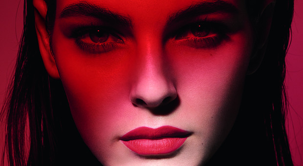 Новинки недели: идеальная помада, легендарная эмульсия и must-have Виктории Бекхэм