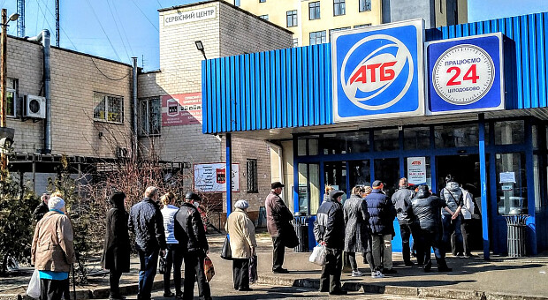 Rozetka, АТБ и «Новая Почта» запустили курьерскую доставку продуктов на дом