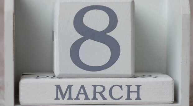 Как повысить свой рейтинг в глазах женского коллектива в преддверии 8 Марта